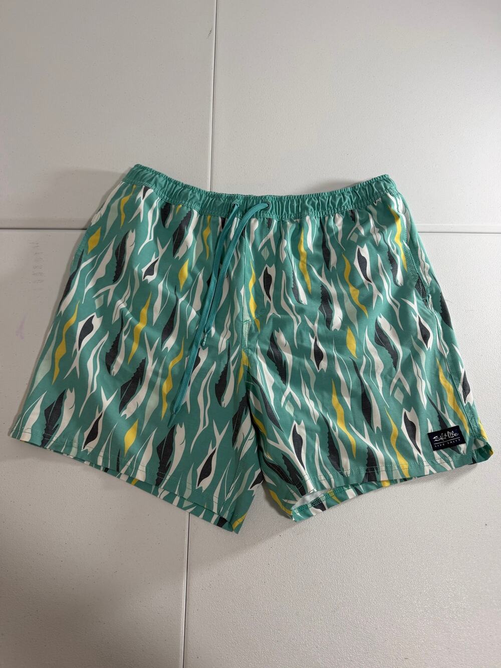 Salt Life Swim Trunks Mens Large Green Tropical Print Board Shorts Live Salty